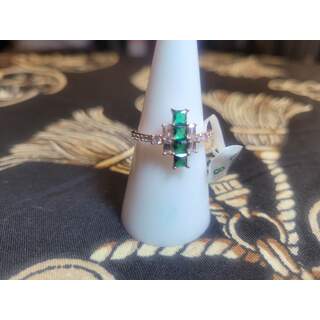 Emerald Cross Size 8
